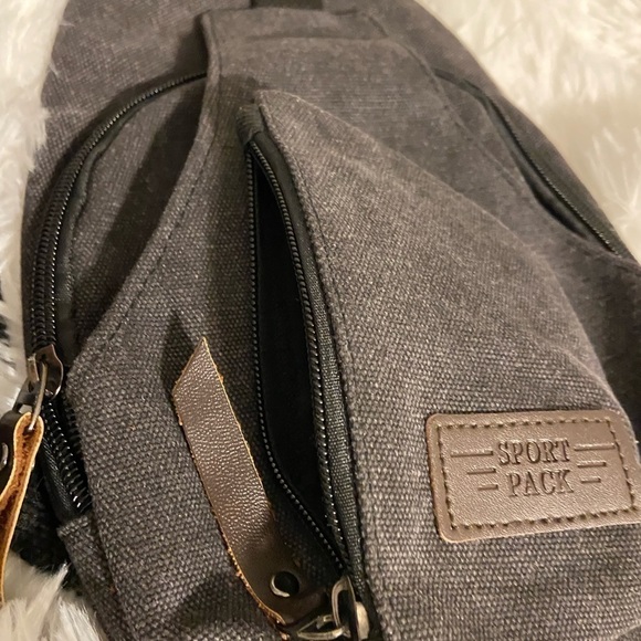 Cross body travel bag/pocketbook new - Picture 8 of 8